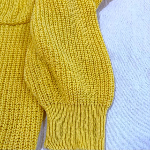 Cable Knit Oversized Sweater - Picture 4 of 6